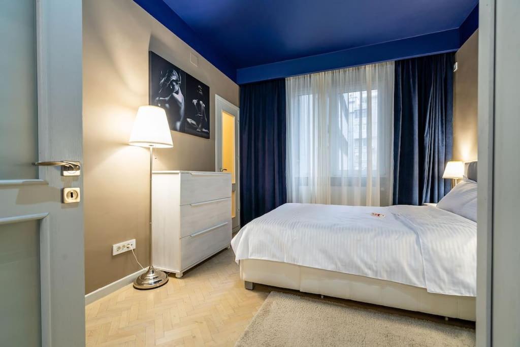 Modern - Central Apartment Bucarest Esterno foto