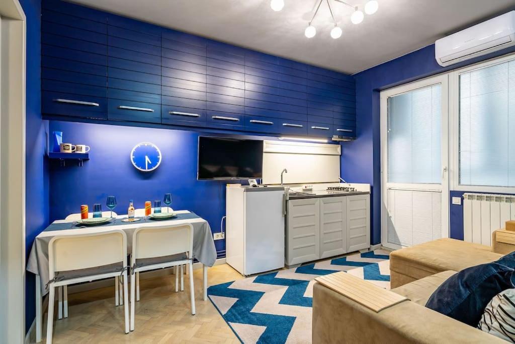 Modern - Central Apartment Bucarest Esterno foto